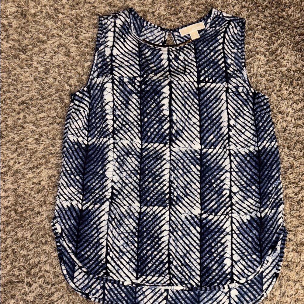 Sleeveless Blue and White Patterned Top